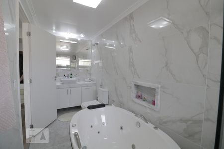 Casa à venda com 280m², 3 quartos e 2 vagasBanheiro da Suíte 1