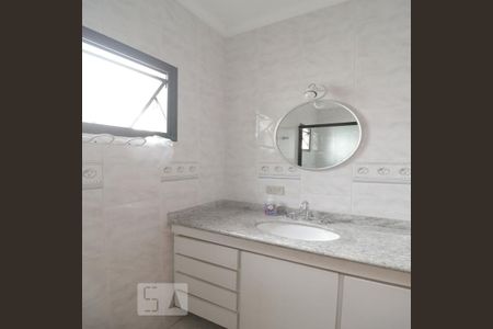 Casa à venda com 280m², 3 quartos e 2 vagasBanheiro Social