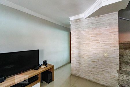 Sala de casa de condomínio para alugar com 2 quartos, 72m² em Jardim Adriana, Guarulhos