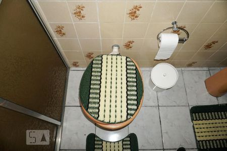 Casa à venda com 107m², 2 quartos e 2 vagasBanheiro