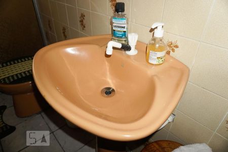 Casa à venda com 107m², 2 quartos e 2 vagasBanheiro