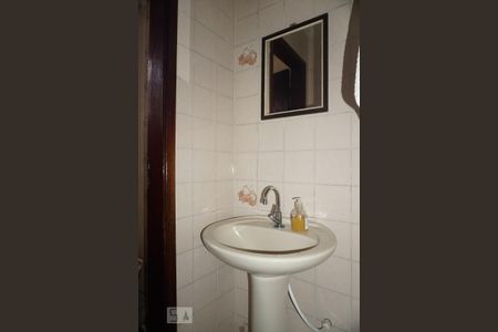 Casa à venda com 107m², 2 quartos e 2 vagasLavabo