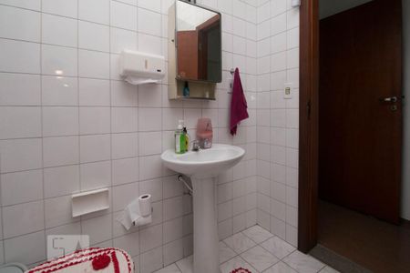 Casa à venda com 178m², 2 quartos e 2 vagasBanheiro Suite