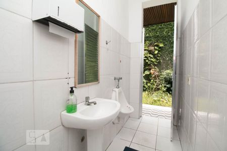 Casa à venda com 178m², 2 quartos e 2 vagasBanheiro 2