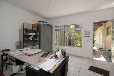 Casa à venda com 178m², 2 quartos e 2 vagasEdicula
