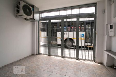 Casa à venda com 178m², 2 quartos e 2 vagasGaragem