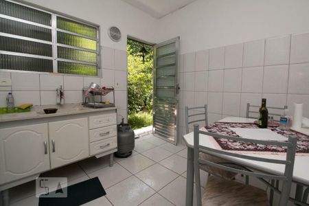 Casa à venda com 178m², 2 quartos e 2 vagasCozinha