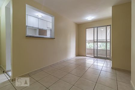 Sala de apartamento para alugar com 2 quartos, 50m² em Taquara, Rio de Janeiro