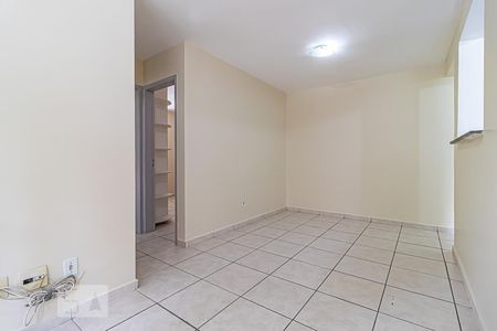Sala de apartamento para alugar com 2 quartos, 50m² em Taquara, Rio de Janeiro