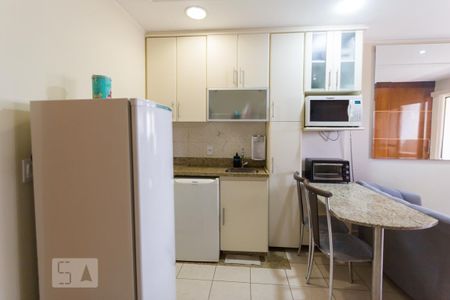 Studio para alugar com 32m², 1 quarto e 1 vaga Studio para alugar com 32m², 1 quarto e 1 vagaCozinha