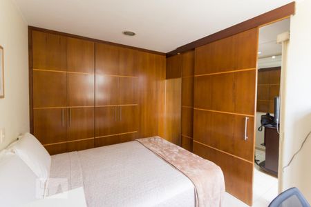 Studio para alugar com 32m², 1 quarto e 1 vaga Studio para alugar com 32m², 1 quarto e 1 vagaQuarto