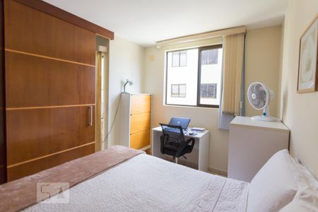 Studio para alugar com 32m², 1 quarto e 1 vaga Studio para alugar com 32m², 1 quarto e 1 vagaQuarto