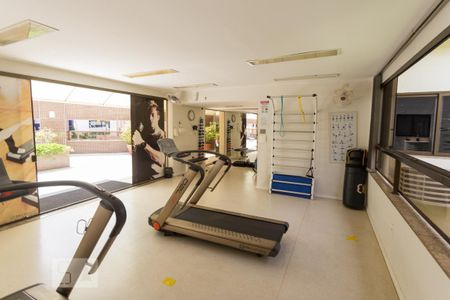 Studio para alugar com 32m², 1 quarto e 1 vaga Studio para alugar com 32m², 1 quarto e 1 vagaAcademia