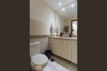 Studio para alugar com 32m², 1 quarto e 1 vaga Studio para alugar com 32m², 1 quarto e 1 vagaBanheiro