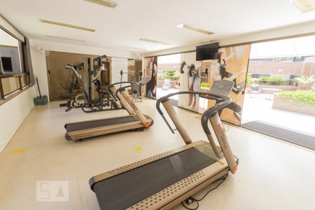 Studio para alugar com 32m², 1 quarto e 1 vaga Studio para alugar com 32m², 1 quarto e 1 vagaAcademia