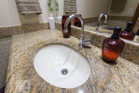 Studio para alugar com 32m², 1 quarto e 1 vaga Studio para alugar com 32m², 1 quarto e 1 vagaBanheiro