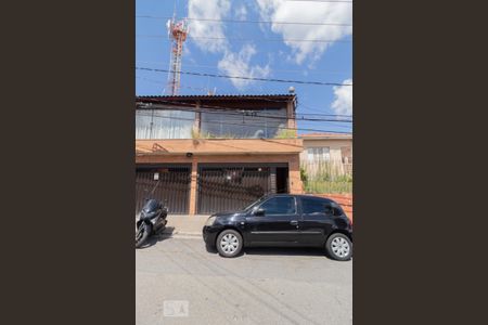 Casa para alugar com 199m², 3 quartos e 3 vagasFachada