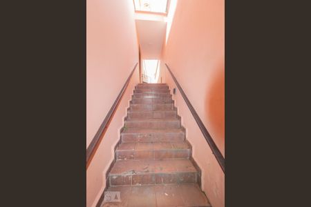 Casa para alugar com 199m², 3 quartos e 3 vagasEscada