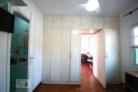 Casa à venda com 191m², 3 quartos e 3 vagasSuíte