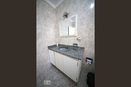 Casa à venda com 191m², 3 quartos e 3 vagasBanheiro