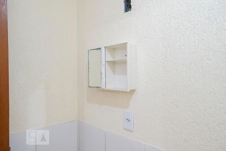 banheiro de kitnet/studio para alugar com 1 quarto, 70m² em Vila Zat, São Paulo