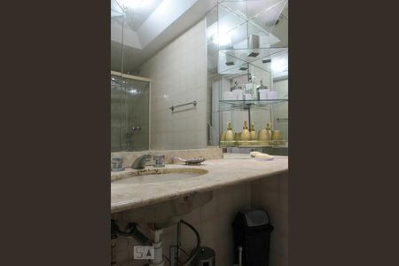 Apartamento à venda com 171m², 3 quartos e 2 vagasBanheiro do Quarto 2 - Suíte