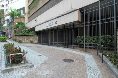 Apartamento à venda com 171m², 3 quartos e 2 vagasFachada e portaria