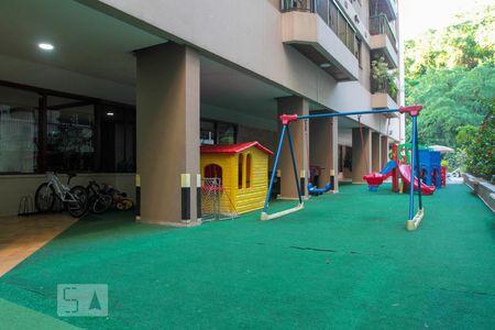 Apartamento à venda com 171m², 3 quartos e 2 vagasÁrea Comum - Playground