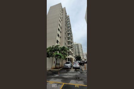 Fachada do bloco de apartamento para alugar com 3 quartos, 65m² em Penha, Rio de Janeiro