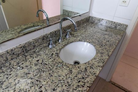 Apartamento à venda com 54m², 2 quartos e 1 vaga Apartamento à venda com 54m², 2 quartos e 1 vagaBanheiro - Pia