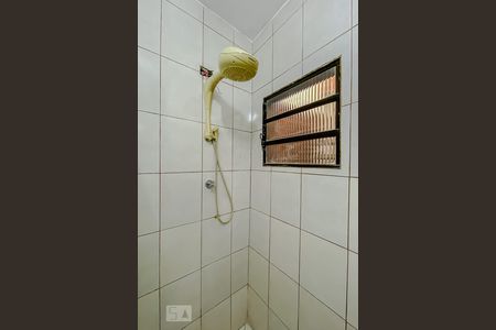 Casa de condomínio para alugar com 160m², 2 quartos e 1 vagaDetalhe Banheiro da Suite