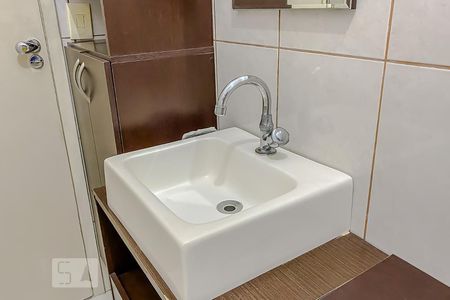 Casa de condomínio para alugar com 160m², 2 quartos e 1 vagaDetalhe Banheiro da Suite