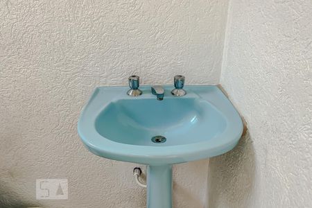 Casa de condomínio para alugar com 160m², 2 quartos e 1 vagaDetalhe Banheiro da Varanda