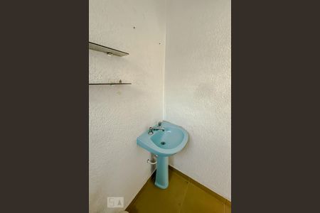 Casa de condomínio para alugar com 160m², 2 quartos e 1 vagaBanheiro da Varanda