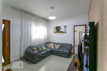 Sala de casa para alugar com 4 quartos, 180m² em Santa Terezinha, Belo Horizonte