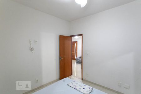 Quarto 2 de casa para alugar com 4 quartos, 180m² em Santa Terezinha, Belo Horizonte
