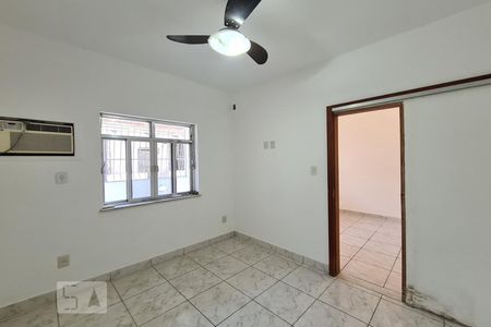 Quarto 1 de casa de condomínio para alugar com 2 quartos, 90m² em Quintino Bocaiúva, Rio de Janeiro