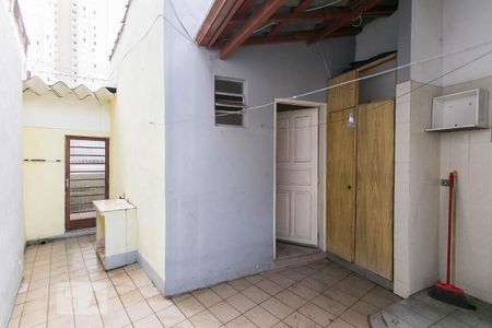 Casa à venda com 194m², 1 quarto e 2 vagas Casa à venda com 194m², 1 quarto e 2 vagasQuintal e Área de Serviço