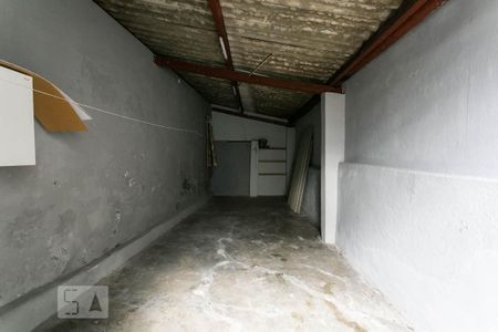 Casa à venda com 194m², 1 quarto e 2 vagas Casa à venda com 194m², 1 quarto e 2 vagasSalão dos Fundos