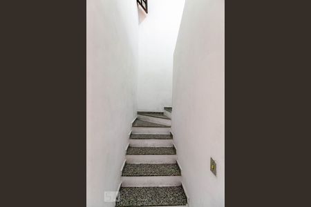 Escada de casa à venda com 2 quartos, 84m² em Jardim Munhoz, Guarulhos