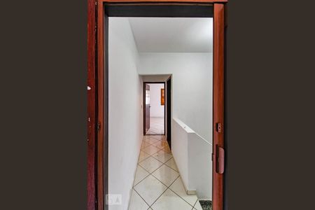Casa à venda com 84m², 2 quartos e 2 vagasCorredor