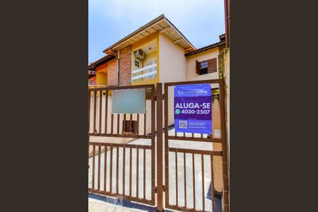 Casa à venda com 84m², 2 quartos e 2 vagasFachada