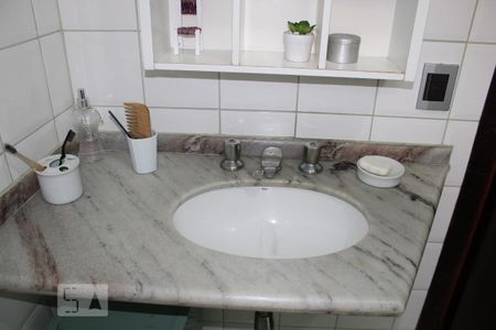 Casa à venda com 380m², 3 quartos e 4 vagasBanheiro