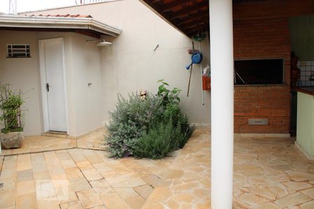 Casa à venda com 380m², 3 quartos e 4 vagasQuintal