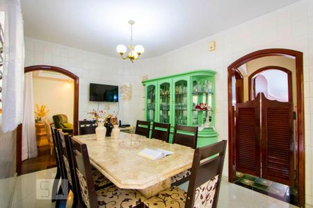 Casa à venda com 165m², 5 quartos e 3 vagasCopa