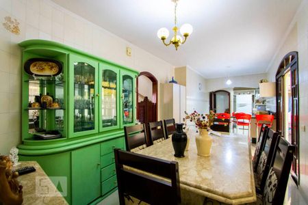 Casa à venda com 165m², 5 quartos e 3 vagasCopa