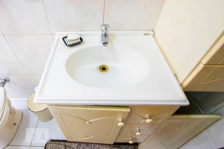 Casa à venda com 165m², 5 quartos e 3 vagasBanheiro do quarto 2