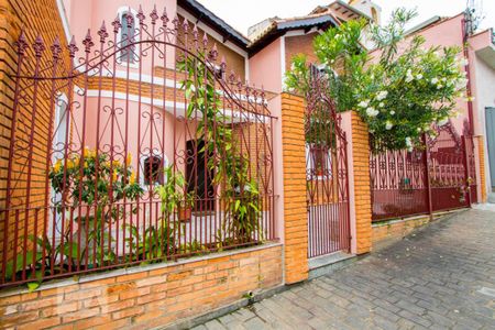 Casa à venda com 165m², 5 quartos e 3 vagasFachada