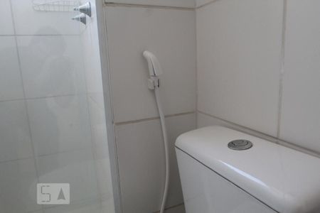 Apartamento para alugar com 50m², 2 quartos e 1 vagaDetalhe do banheiro