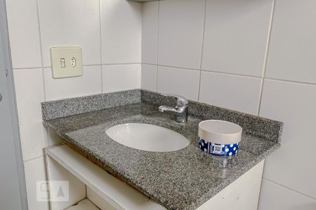 Apartamento à venda com 70m², 2 quartos e 1 vagaDetalhe Banheiro